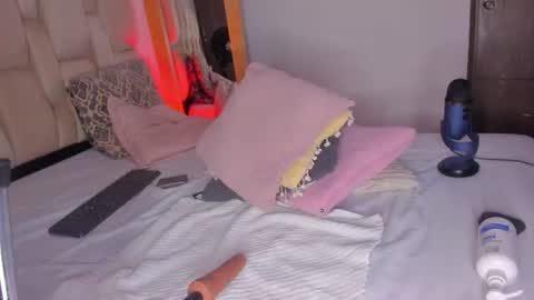 Kayla online show from June 17, 2026, 2:25 am