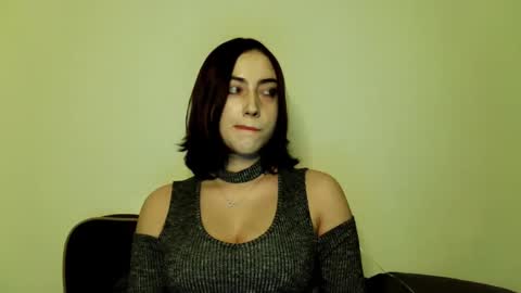 kayla online show from December 16, 2025, 7:19 pm