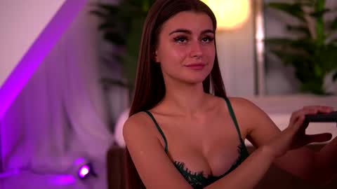 Snapshot of kaylabray chatting on October 31, 2025, 4:24 am kaylabray online show from October 31, 2025, 4:24 am