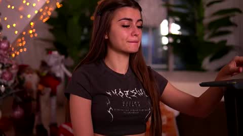 kaylabray online show from December 15, 2025, 4:39 am