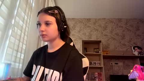 Snapshot of kaylacestero chatting on August 1, 2026, 9:52 am Mary online show from August 1, 2026, 9:52 am