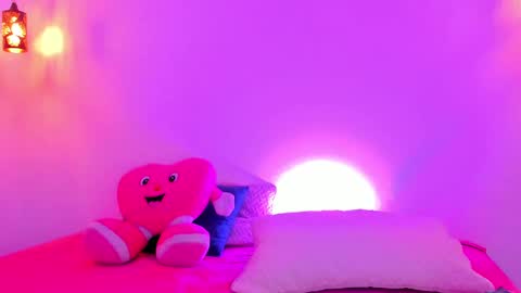 Snapshot of kaylajhonnes6 chatting on September 25, 2025, 3:27 pm      K A Y L A      online show from September 25, 2025, 3:27 pm