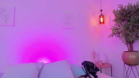 Snapshot of kaylajhonnes6 chatting on October 4, 2025, 2:48 pm      K A Y L A      online show from October 4, 2025, 2:48 pm