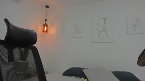 Snapshot of kaylajhonnes6 chatting on October 16, 2025, 3:57 pm      K A Y L A      online show from October 16, 2025, 3:57 pm