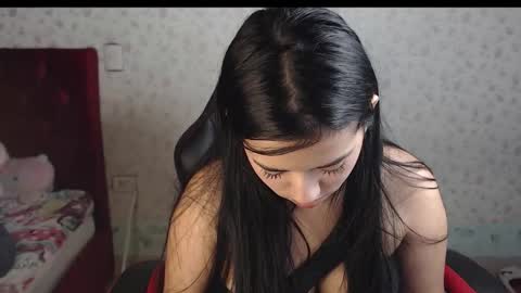 Kayla online show from October 20, 2025, 7:42 am