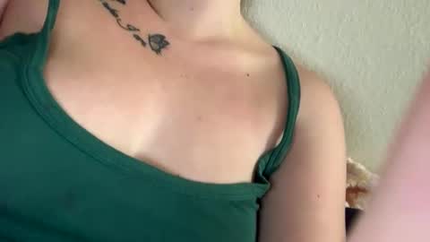 kaylastearsman online show from February 12, 2025, 7:45 pm