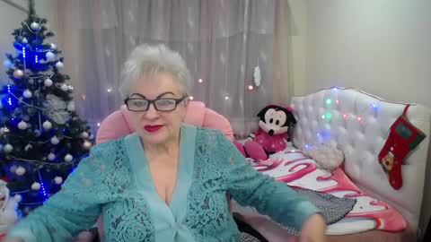 kaylesmoll online show from December 21, 2024, 10:40 pm