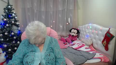 kaylesmoll online show from December 22, 2024, 1:45 am