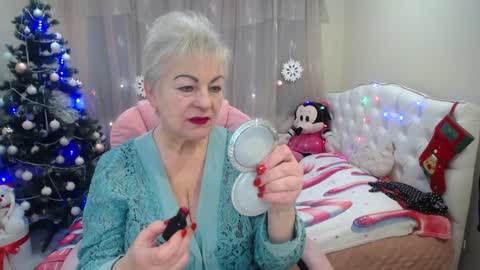 kaylesmoll online show from December 22, 2024, 7:21 pm