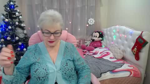 kaylesmoll online show from December 23, 2024, 5:28 am