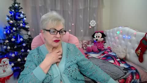 kaylesmoll online show from December 25, 2024, 10:16 pm