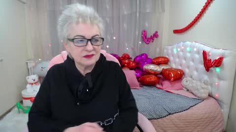 kaylesmoll online show from February 9, 2025, 1:55 am