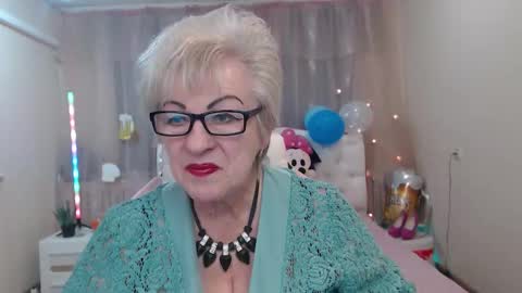 Snapshot of kaylesmoll chatting on September 20, 2025, 6:42 pm kaylesmoll online show from September 20, 2025, 6:42 pm