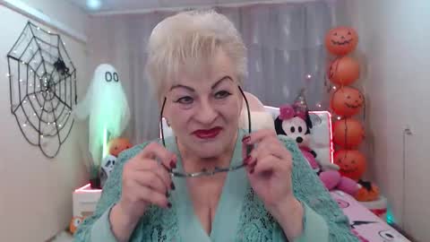 Snapshot of kaylesmoll chatting on October 11, 2025, 6:39 pm kaylesmoll online show from October 11, 2025, 6:39 pm