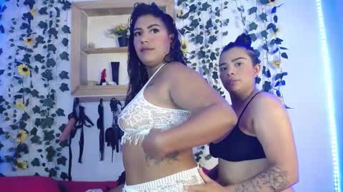 Snapshot of kaylie_and_dakota_ chatting on September 27, 2025, 1:54 am kaylie and dakota  online show from September 27, 2025, 1:54 am