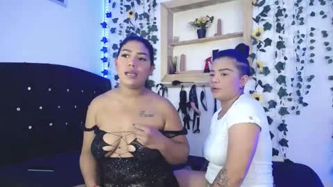 Snapshot of kaylie_and_dakota_ chatting on October 21, 2025, 10:49 am kaylie and dakota  online show from October 21, 2025, 10:49 am