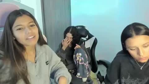 kaylie online show from October 17, 2025, 8:44 pm