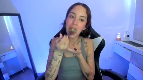 Snapshot of kaylie_xxx chatting on June 16, 2026, 7:27 pm kaylie online show from June 16, 2026, 7:27 pm