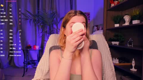 Hi Im Arina 3 online show from September 28, 2025, 9:53 pm