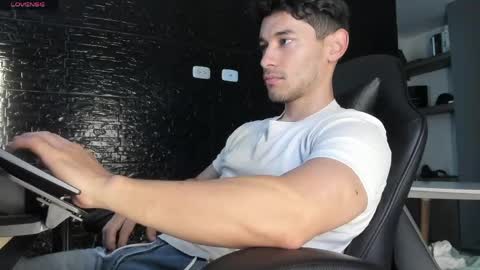 Kayn online show from April 28, 2026, 5:51 pm