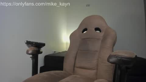 Snapshot of kayn_morningstar chatting on September 16, 2025, 12:22 am Mike online show from September 16, 2025, 12:22 am