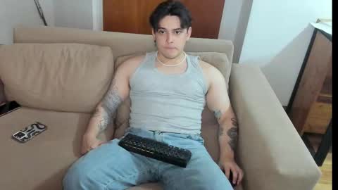 kaynn_b online show from January 31, 2025, 1:43 am