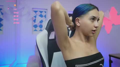 Snapshot of kayraowen chatting on October 6, 2025, 12:02 pm Kayra online show from October 6, 2025, 12:02 pm