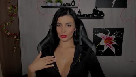 kayworl online show from December 6, 2024, 4:06 pm