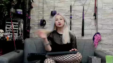 Miss Kazia online show from May 4, 2026, 12:17 am