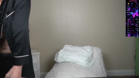 Snapshot of kb3301 chatting on December 15, 2024, 6:51 am EliandKylie online show from December 15, 2024, 6:51 am