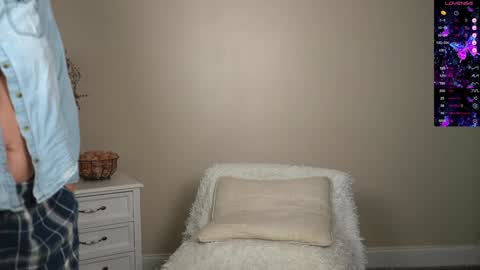 Snapshot of kb3301 chatting on December 31, 2024, 7:31 am EliandKylie online show from December 31, 2024, 7:31 am