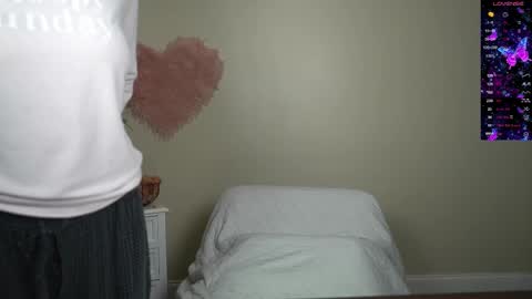 Snapshot of kb3301 chatting on February 16, 2025, 6:32 am EliandKylie online show from February 16, 2025, 6:32 am