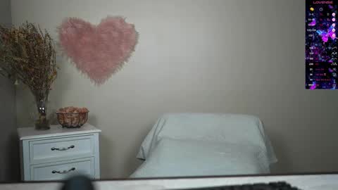 Snapshot of kb3301 chatting on February 19, 2025, 6:44 am EliandKylie online show from February 19, 2025, 6:44 am
