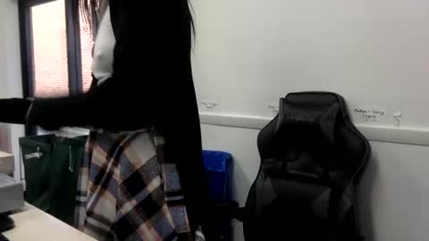 KCupCakes online show from February 5, 2026, 5:17 pm