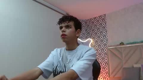 Snapshot of keahi_tay chatting on March 1, 2026, 11:34 am keahi online show from March 1, 2026, 11:34 am