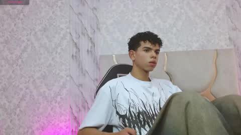 Snapshot of keahi_tay chatting on March 11, 2026, 1:39 pm keahi online show from March 11, 2026, 1:39 pm