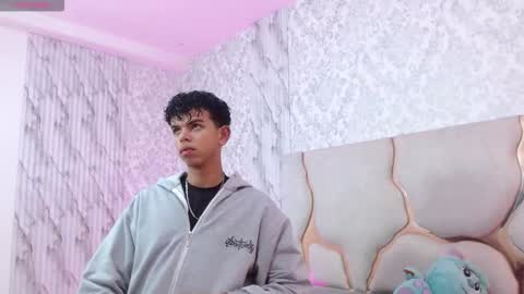 Snapshot of keahi_tay chatting on March 14, 2026, 11:37 am keahi online show from March 14, 2026, 11:37 am