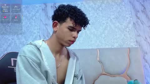 Snapshot of keahi_tay chatting on March 14, 2026, 11:43 pm keahi online show from March 14, 2026, 11:43 pm