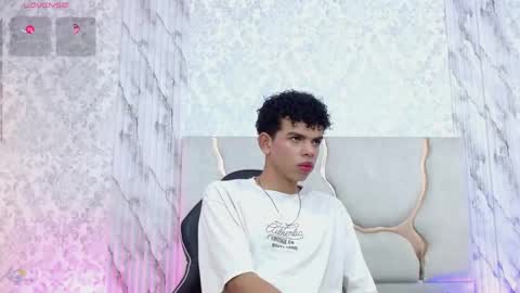 Snapshot of keahi_tay chatting on March 24, 2026, 7:30 pm keahi online show from March 24, 2026, 7:30 pm