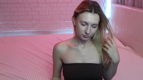 Snapshot of kebesheska chatting on October 24, 2025, 9:38 am Seb Polly Roxy Jonny online show from October 24, 2025, 9:38 am