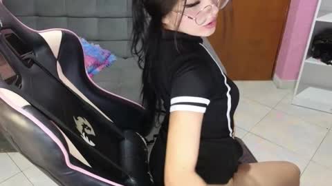 keeiity_moon online show from October 17, 2025, 2:08 pm