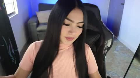 keeiity_moon online show from April 28, 2026, 8:14 pm