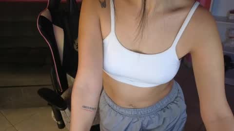 keeiity_moon online show from May 12, 2026, 2:03 pm