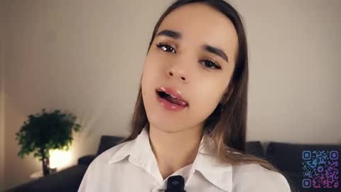 Snapshot of keeleyreineck chatting on May 14, 2026, 5:58 am Nika online show from May 14, 2026, 5:58 am