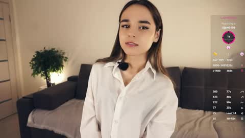Snapshot of keeleyreineck chatting on May 15, 2026, 5:36 am Nika online show from May 15, 2026, 5:36 am