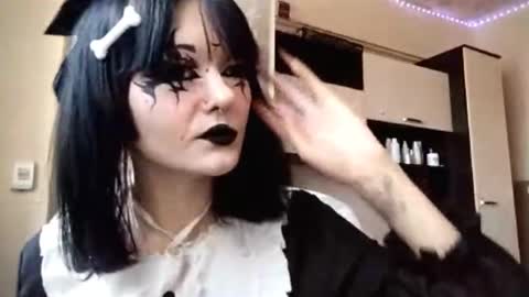 keelyha online show from February 5, 2026, 1:05 pm