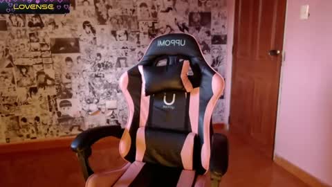 Snapshot of keikim_ chatting on February 4, 2025, 9:52 pm Kimk online show from February 4, 2025, 9:52 pm