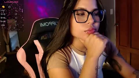 Snapshot of keikim_ chatting on October 8, 2025, 9:34 pm Kimk online show from October 8, 2025, 9:34 pm