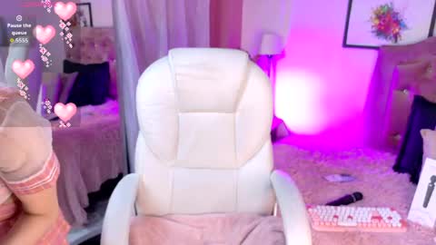 Snapshot of keiko_amane chatting on April 23, 2026, 4:24 am online show from April 23, 2026, 4:24 am