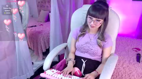 Snapshot of keiko_amane chatting on April 30, 2026, 4:19 am online show from April 30, 2026, 4:19 am